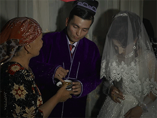 ウズベキスタンの結婚式（1761）