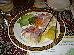 魚介類のセビッチェ。ペルーでは他に、「鶏肉のセビッチェ」などのバリエーション料理がある。
