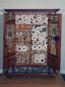 亜麻箪笥の内部（ドイツ、ニュルンベルク博物館所蔵）
© Germanisches Nationalmuseum, Nürnberg